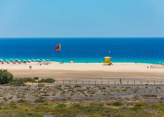 The House Of Nonni Ventura - Beachfront, Ocean View, Wi-Fi, Aircon, Swimming Pool