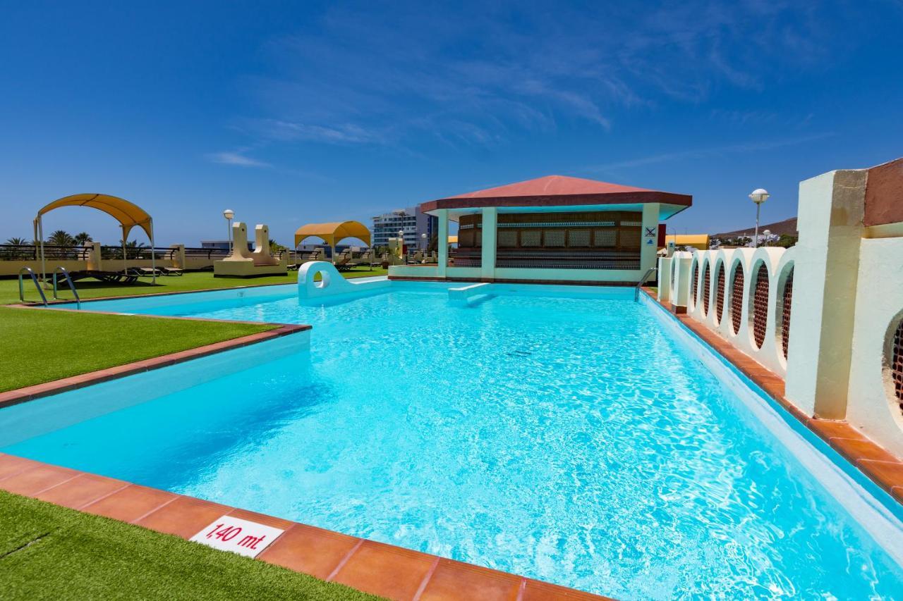Apartment The House Of Nonni Ventura - Beachfront, Ocean View, Wi-fi, Aircon, Swimming Pool